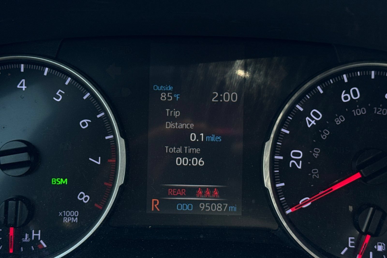 Used 2019 Toyota RAV4 XLE Premium FWD image 10