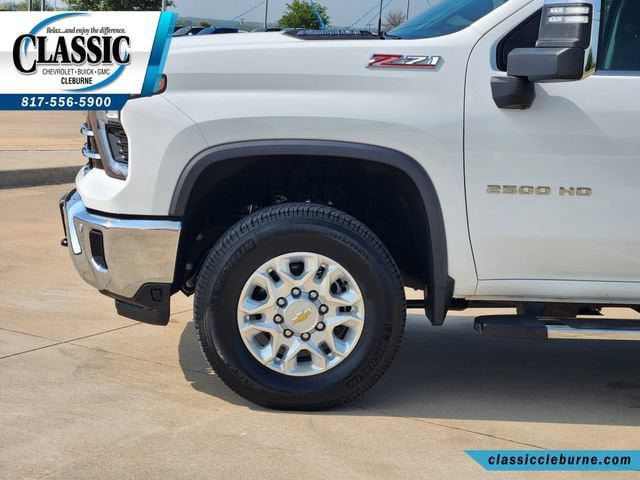 Used 2026 Chevrolet Silverado 2500 LTZ w/ LTZ Premium Package AWD/4WD image 12
