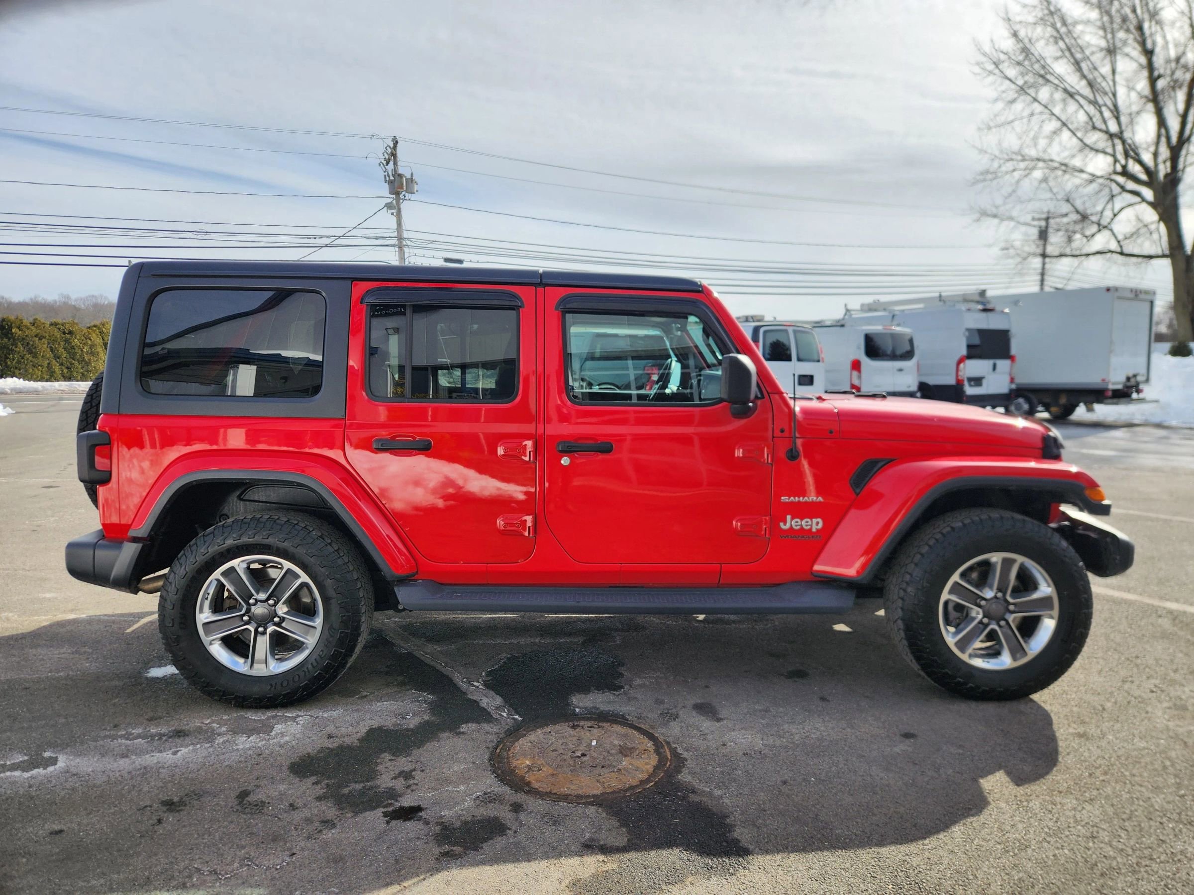 Used 2018 Jeep Wrangler Unlimited Sahara image 16