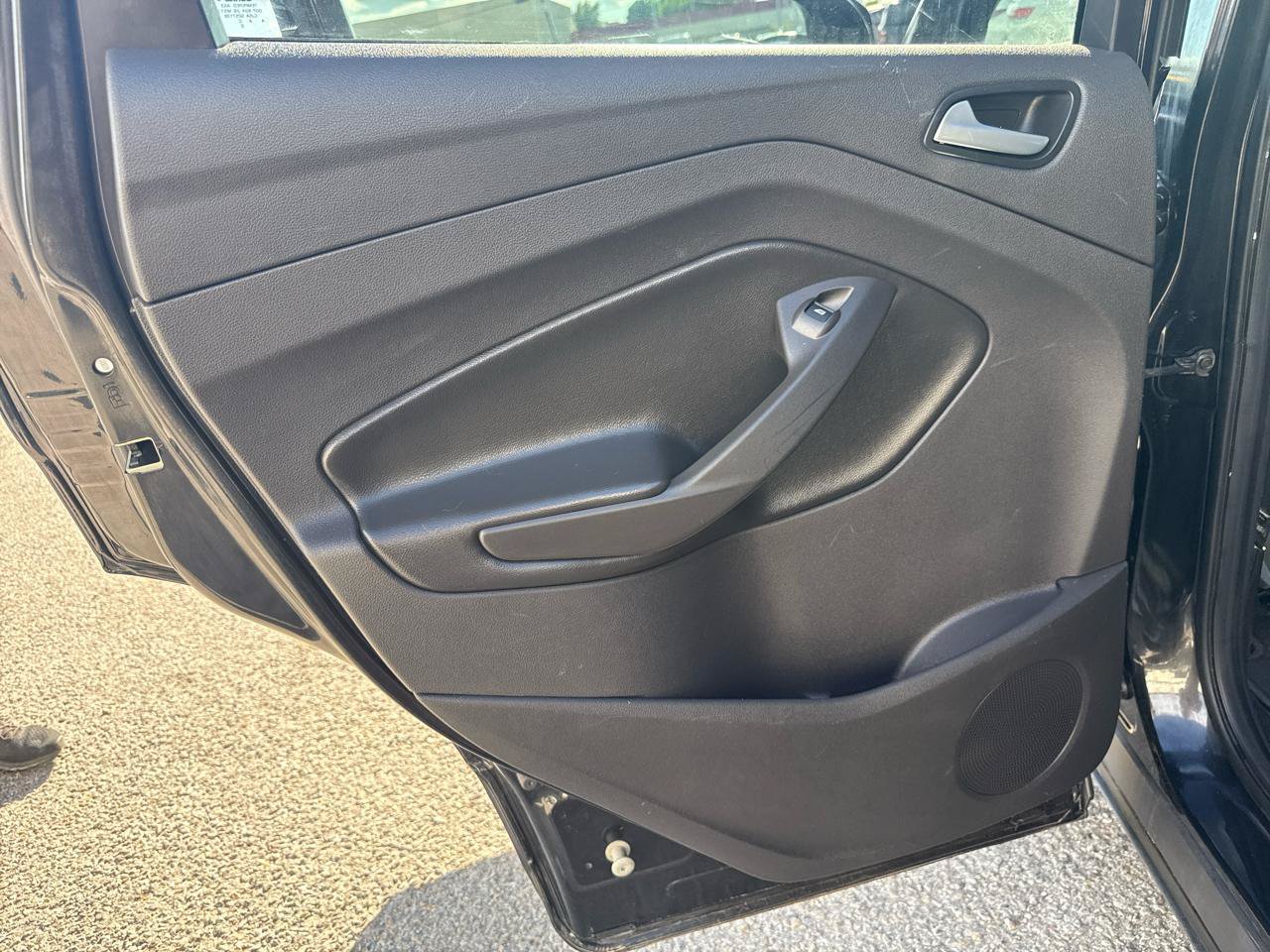Used 2015 Ford Escape SE FWD image 15