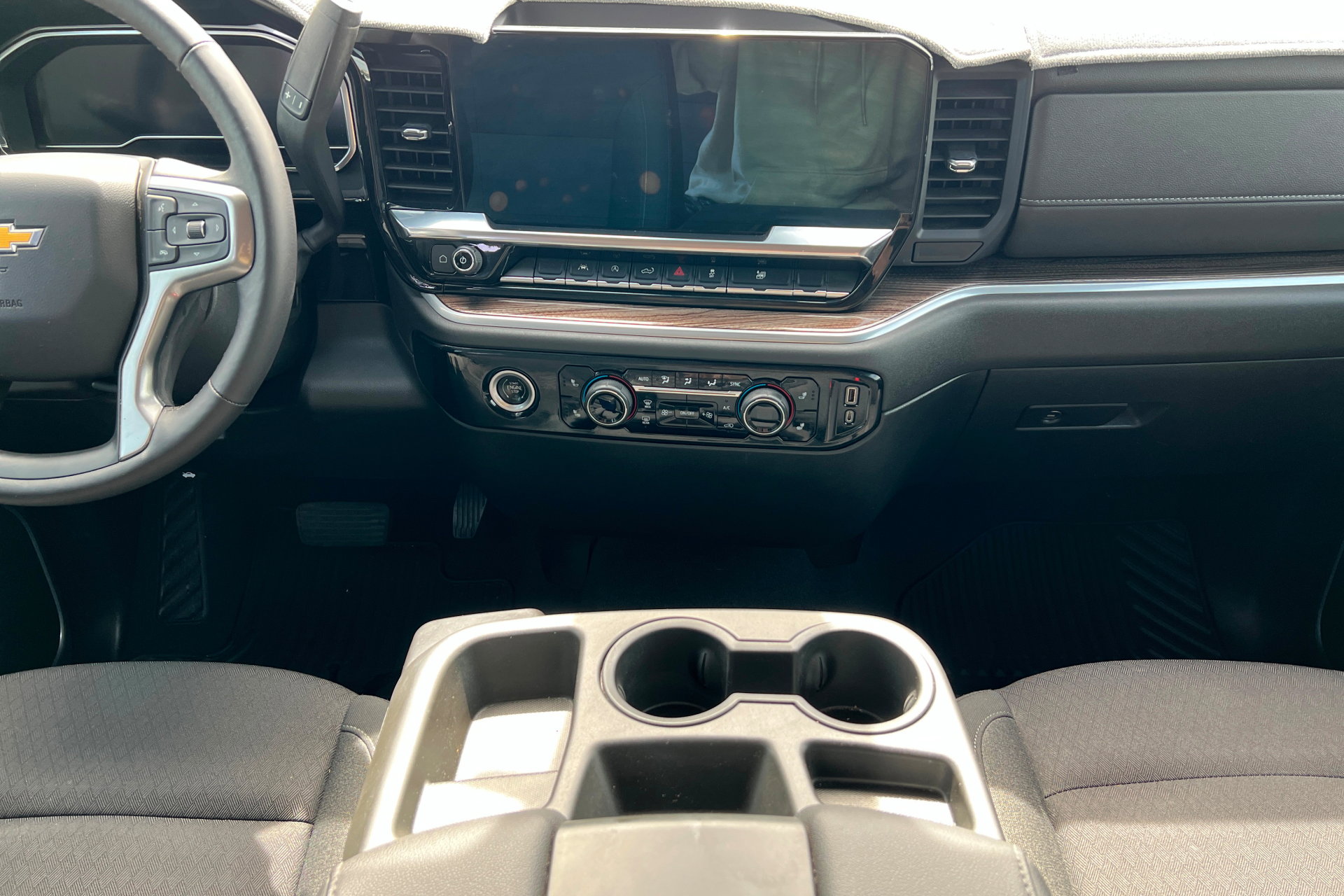 Used 2022 Chevrolet Silverado 1500 LT w/ LPO, Dark Essentials Package AWD/4WD image 14