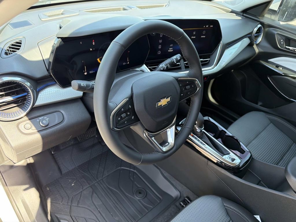 New 2026 Chevrolet Trax LT w/ LT Convenience Package FWD image 18