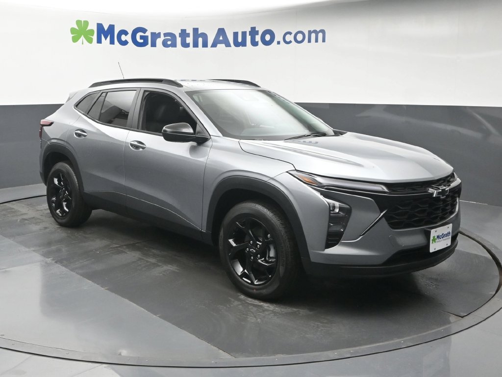 New 2026 Chevrolet Trax LT w/ Driver Confidence Package FWD image 2