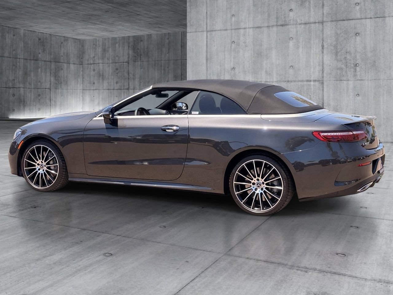 Used 2023 Mercedes-Benz E 450 4MATIC Cabriolet image 32