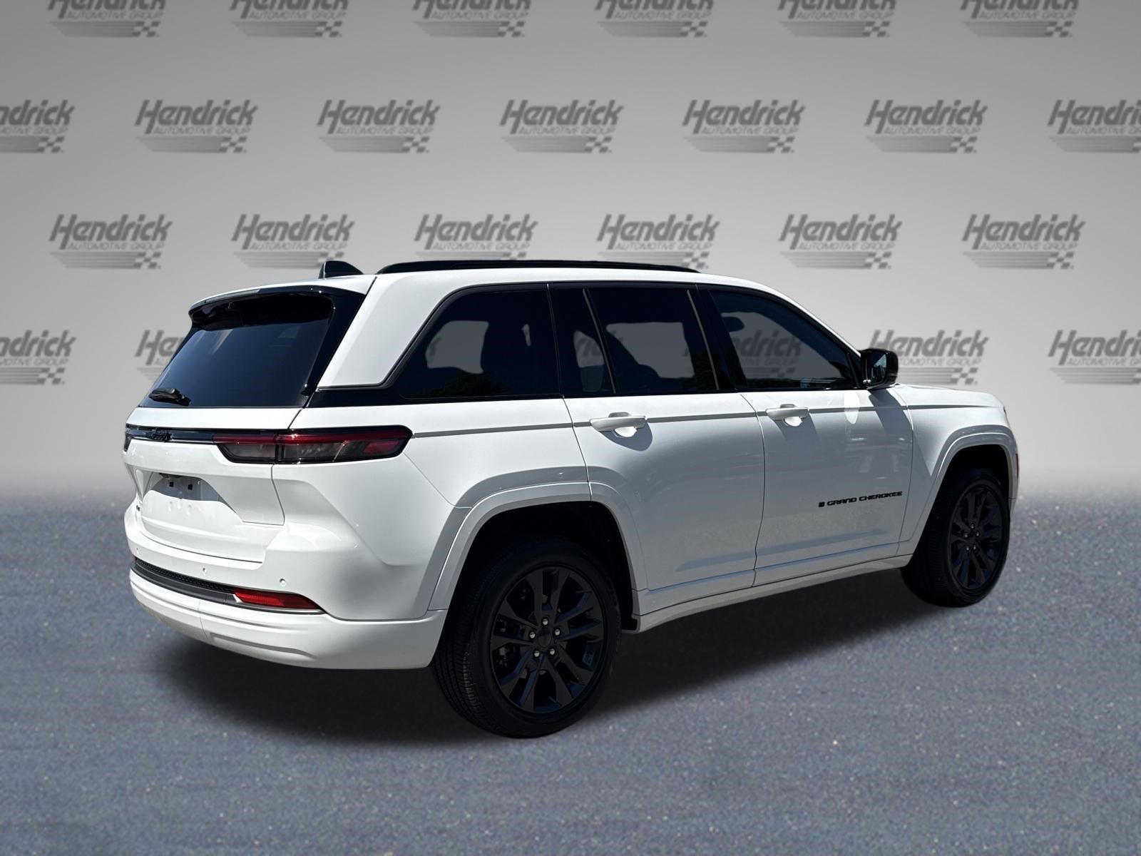 Used 2026 Jeep Grand Cherokee Limited Reserve AWD/4WD image 9