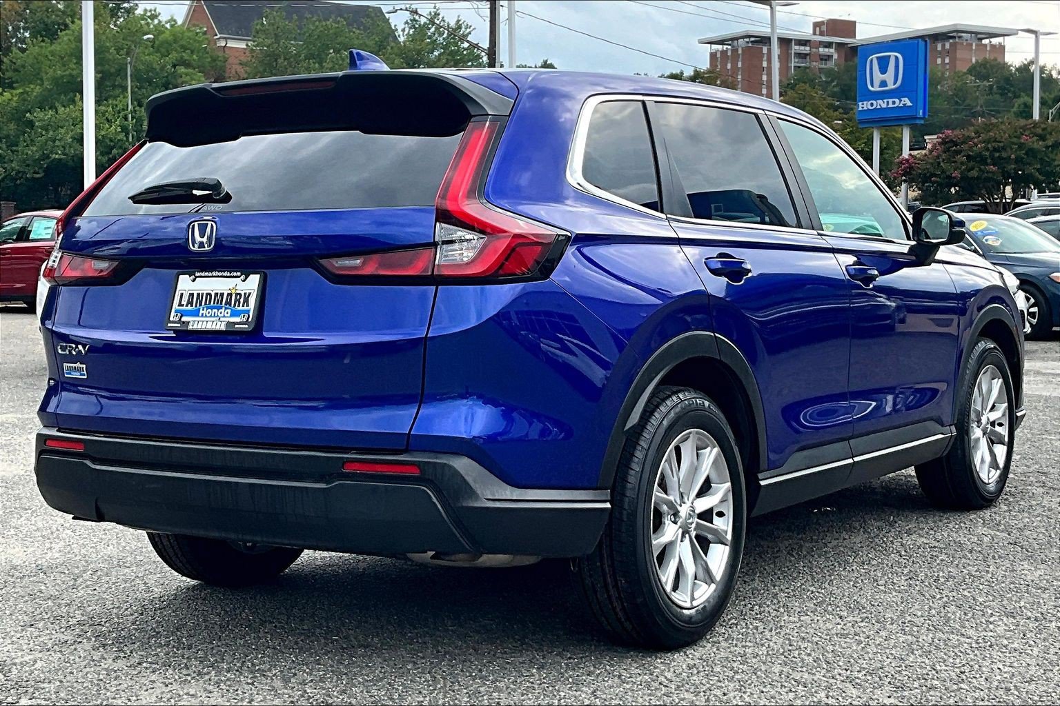 Used 2024 Honda CR-V EX image 2