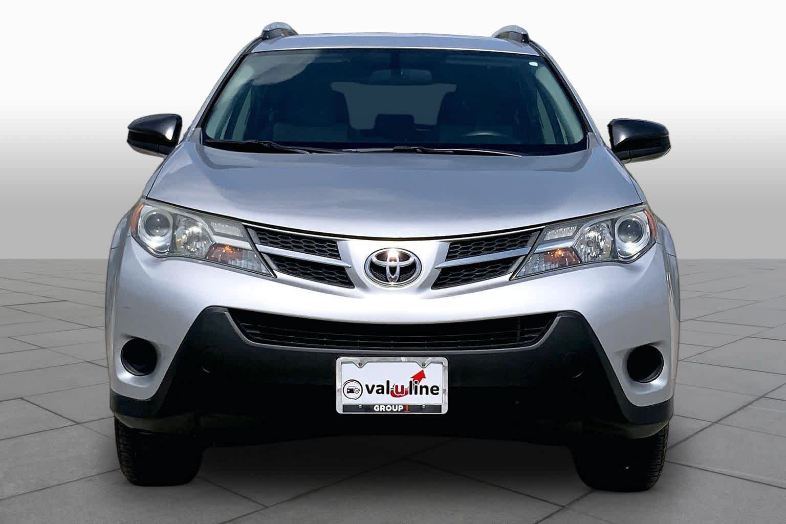 Used 2015 Toyota RAV4 LE FWD image 4