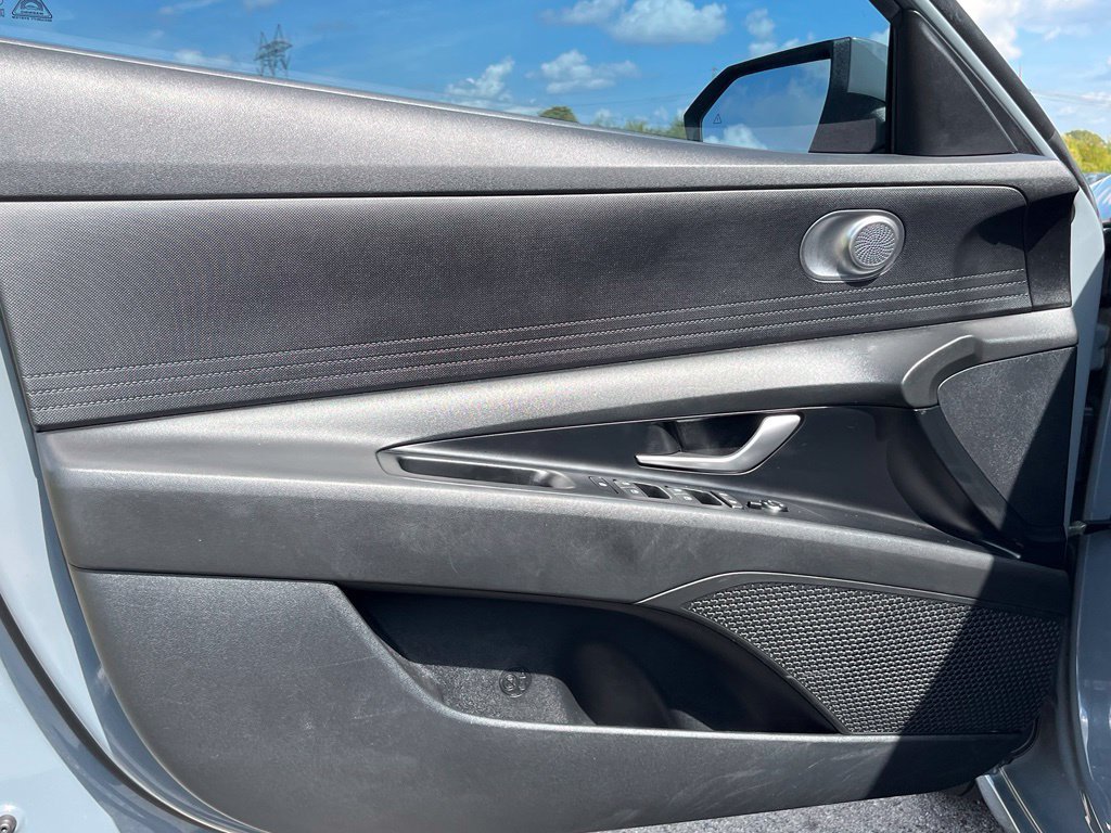 Used 2021 Hyundai Elantra SEL FWD image 13
