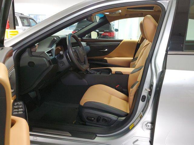 Certified 2023 Lexus ES 350 w/ Premium Package image 12