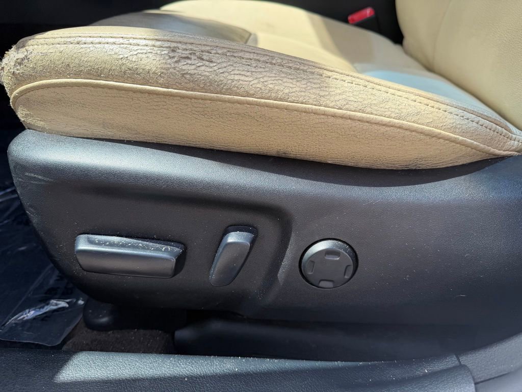 Used 2014 Toyota Avalon XLE Touring image 17