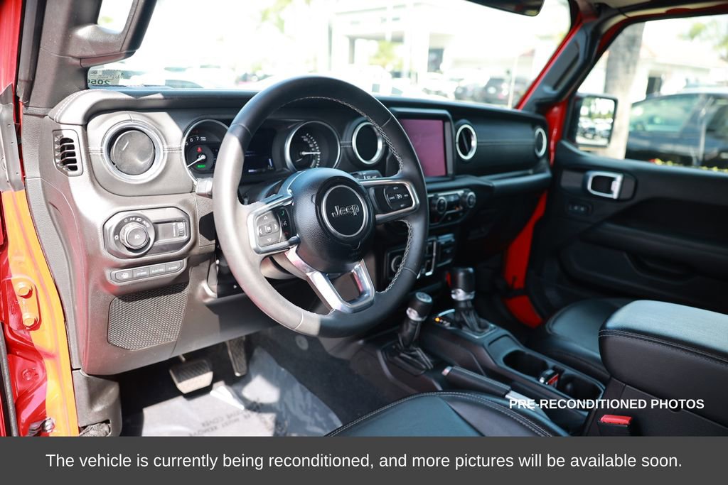 Used 2023 Jeep Wrangler Unlimited Sahara image 17