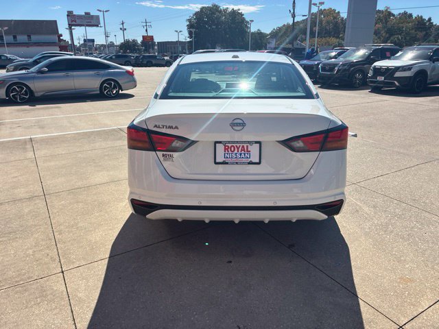 Used 2025 Nissan Altima 2.5 S FWD image 6