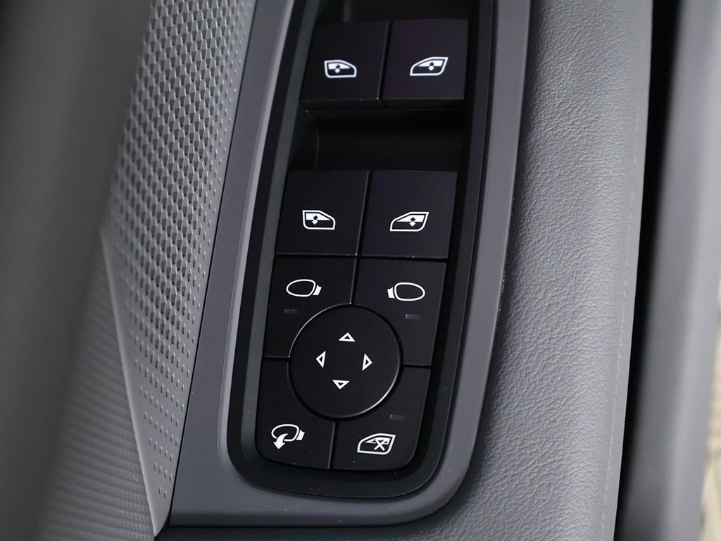 Used 2023 Porsche Taycan image 37