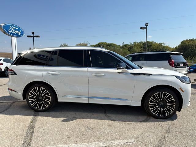 Used 2025 Lincoln Aviator Black Label image 8