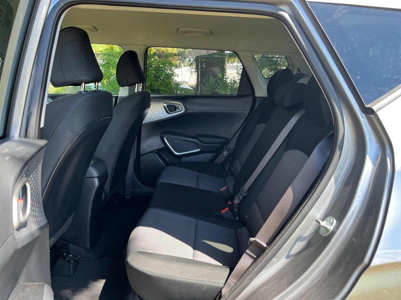 Used 2025 Kia Soul LX w/ LX Technology Package FWD image 22