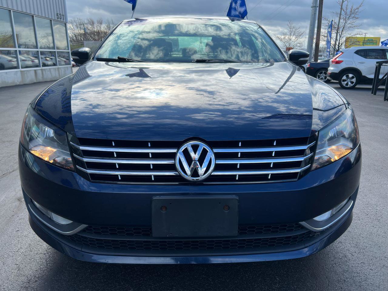 Used 2013 Volkswagen Passat 2.5 SEL Premium FWD image 9