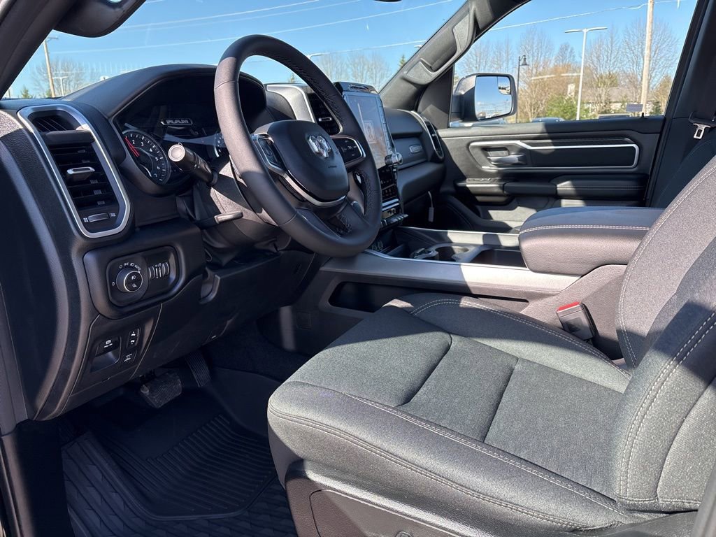New 2026 RAM 1500 4x4 Crew Cab image 7