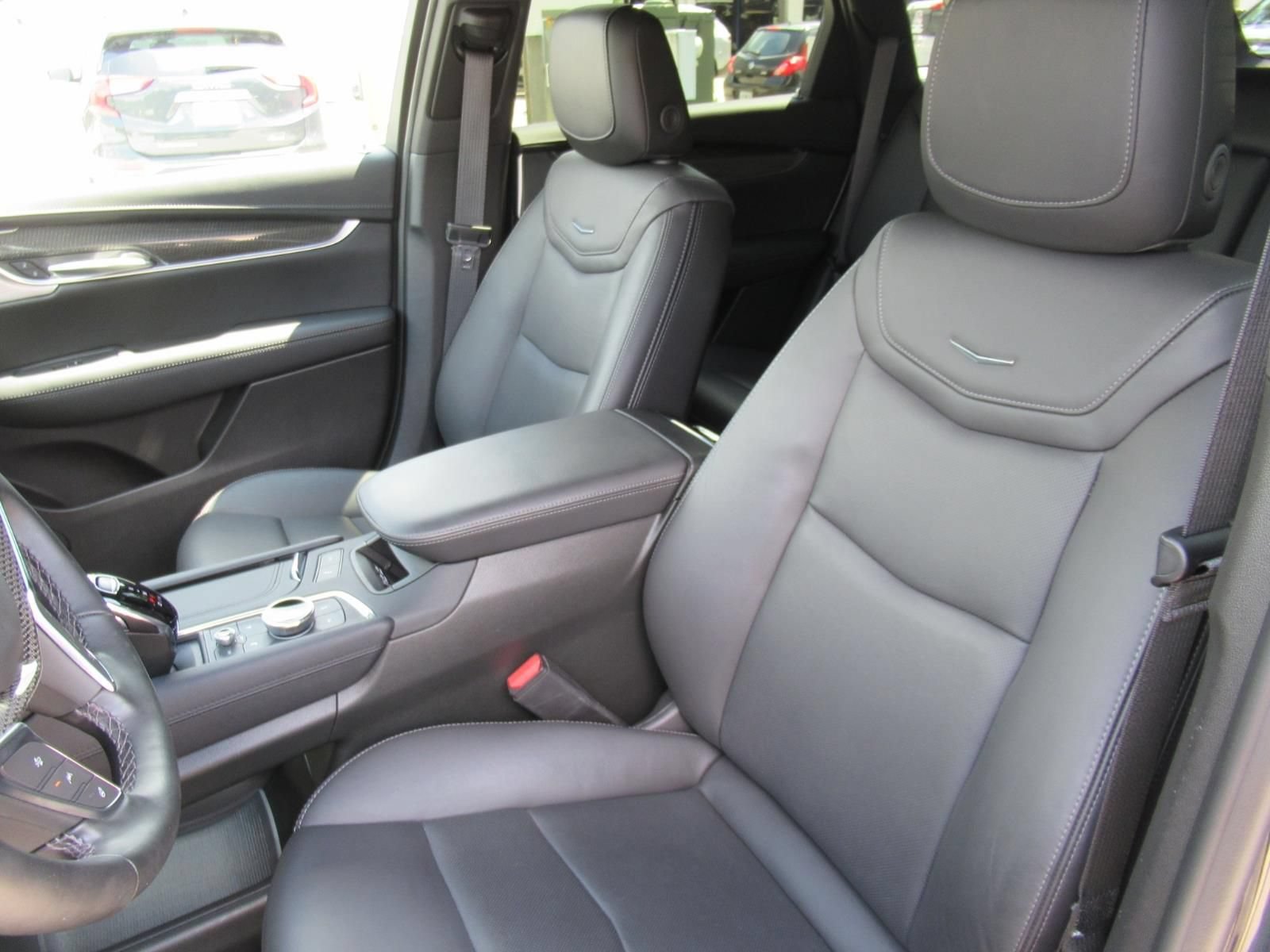 Certified 2026 Cadillac XT5 Sportv w/ LPO, Floor Liner Package AWD/4WD image 21