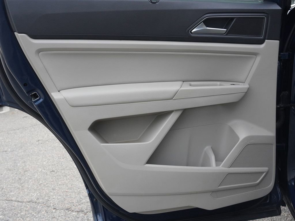 Used 2019 Volkswagen Atlas SEL R-Line AWD/4WD image 28