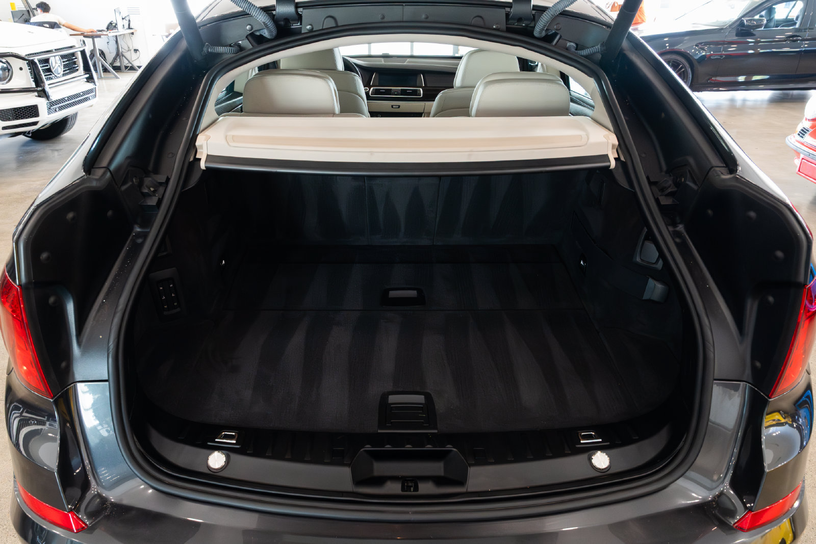 Used 2012 BMW 535i Gran Turismo RWD image 8