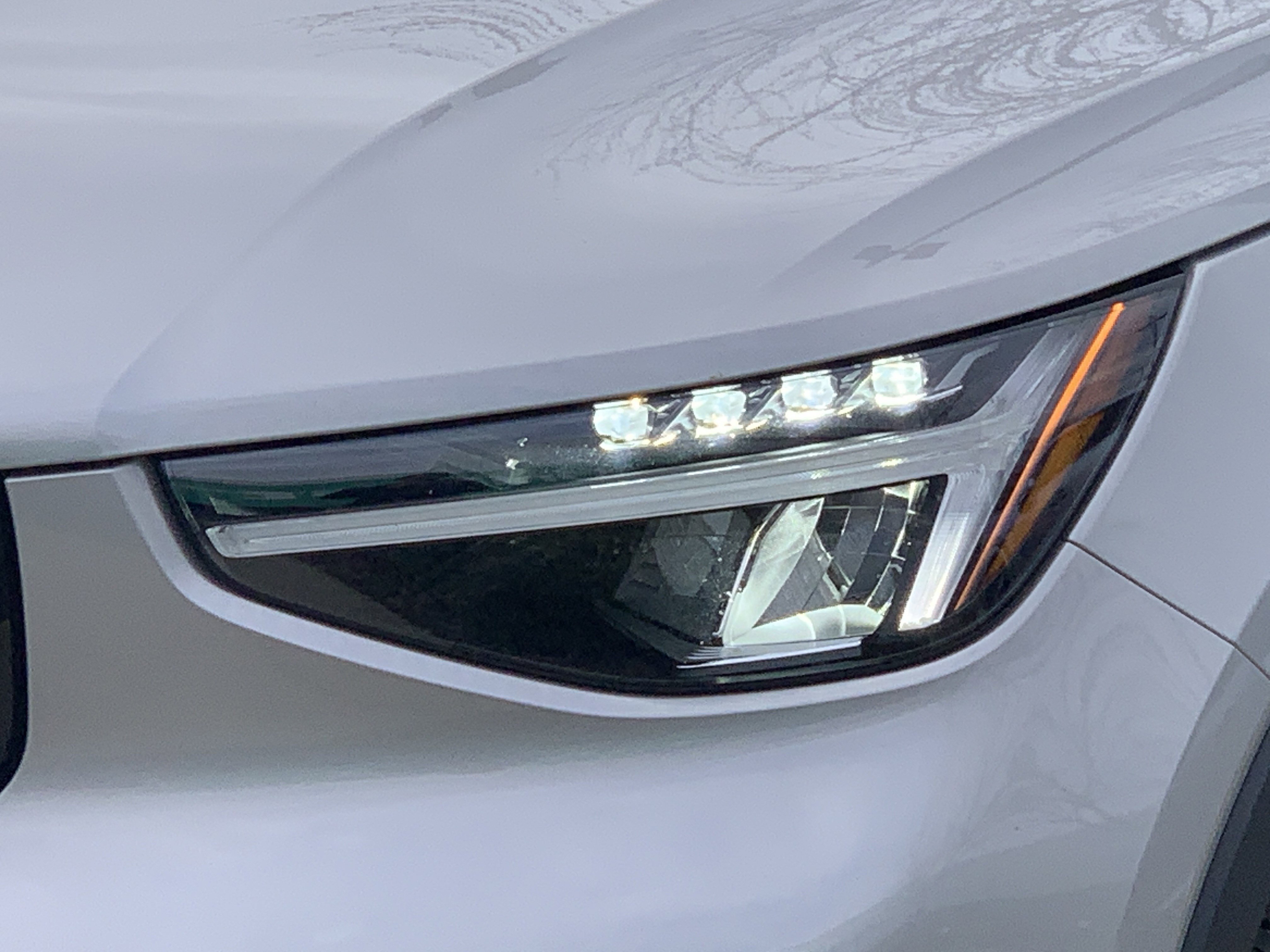 Used 2025 Volvo XC40 B5 Plus image 6