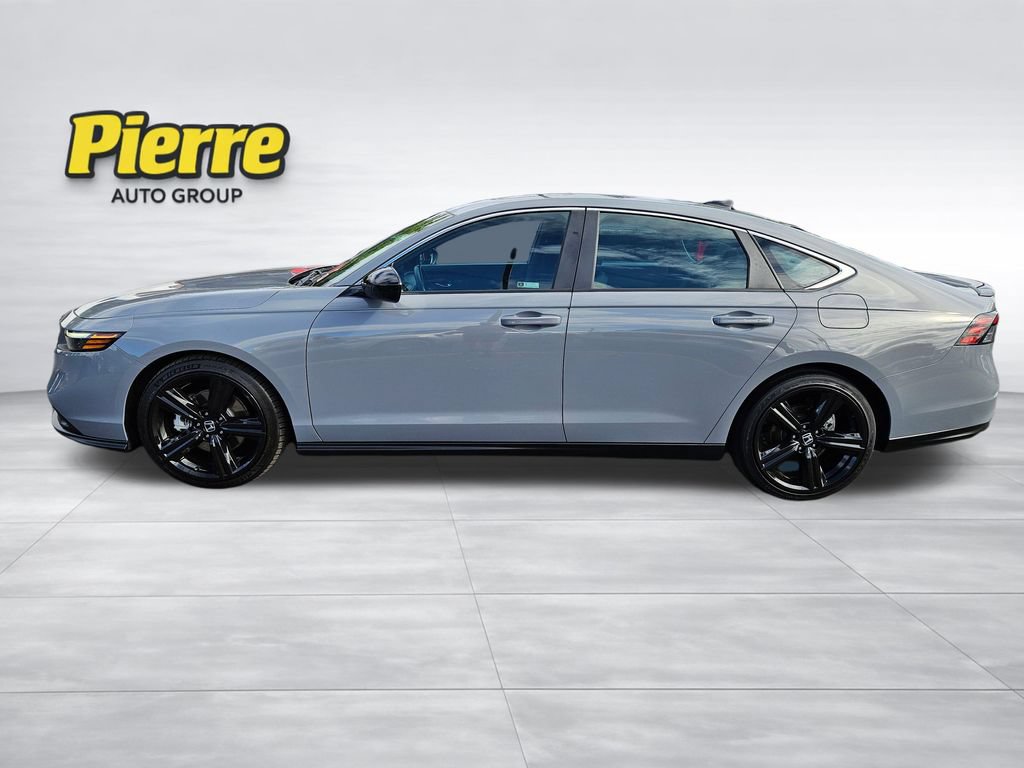 Used 2023 Honda Accord Sport image 2