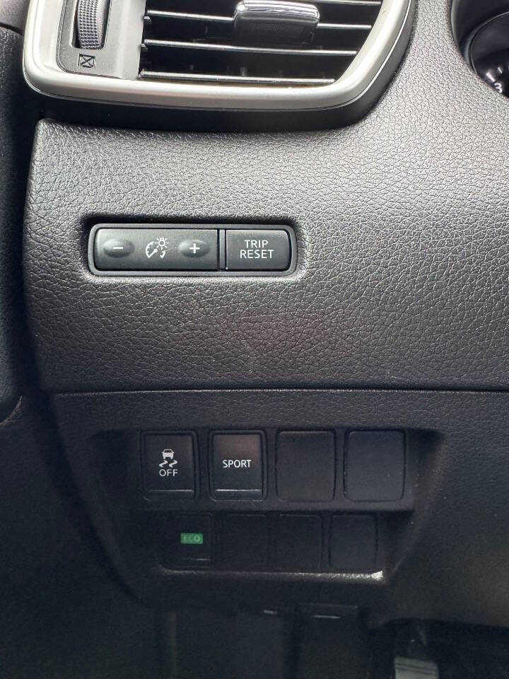 Used 2016 Nissan Rogue S image 25