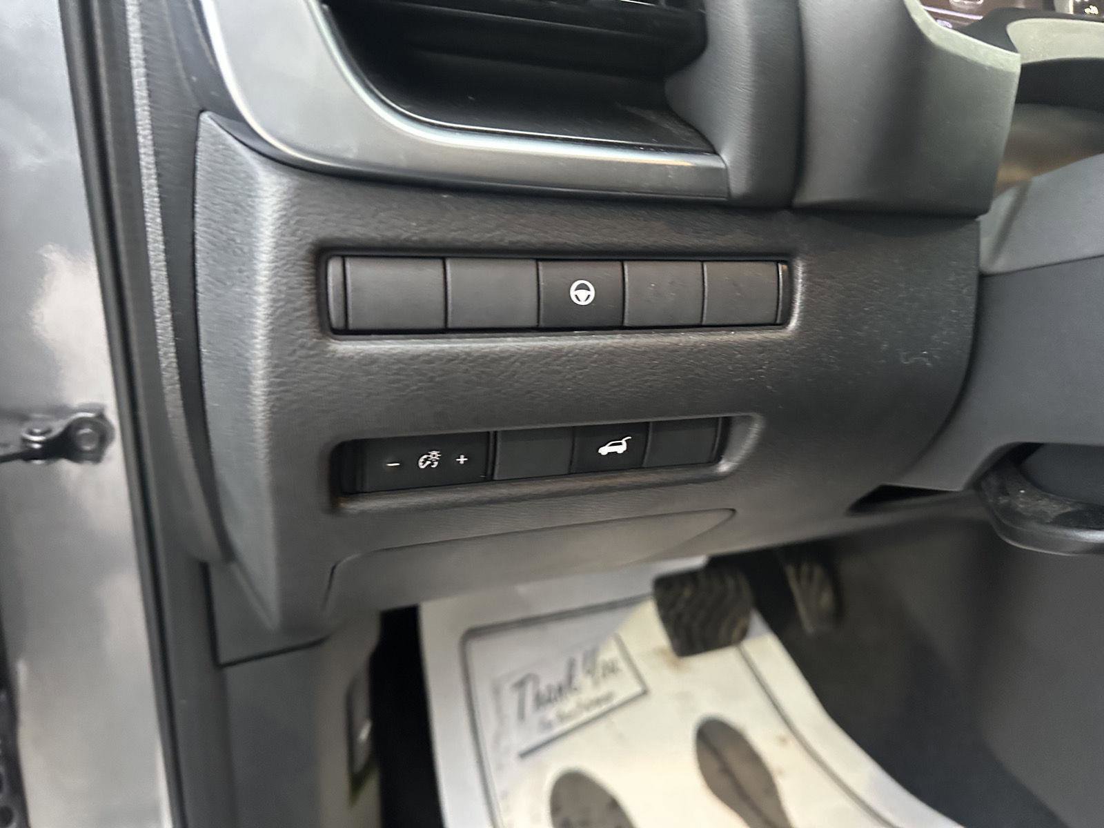 Used 2022 Nissan Rogue SV w/ SV Premium Package image 25