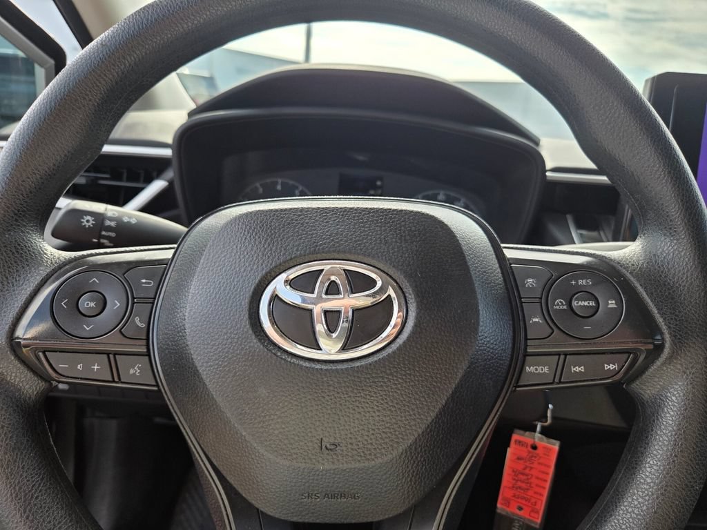 Used 2025 Toyota Corolla LE FWD image 22