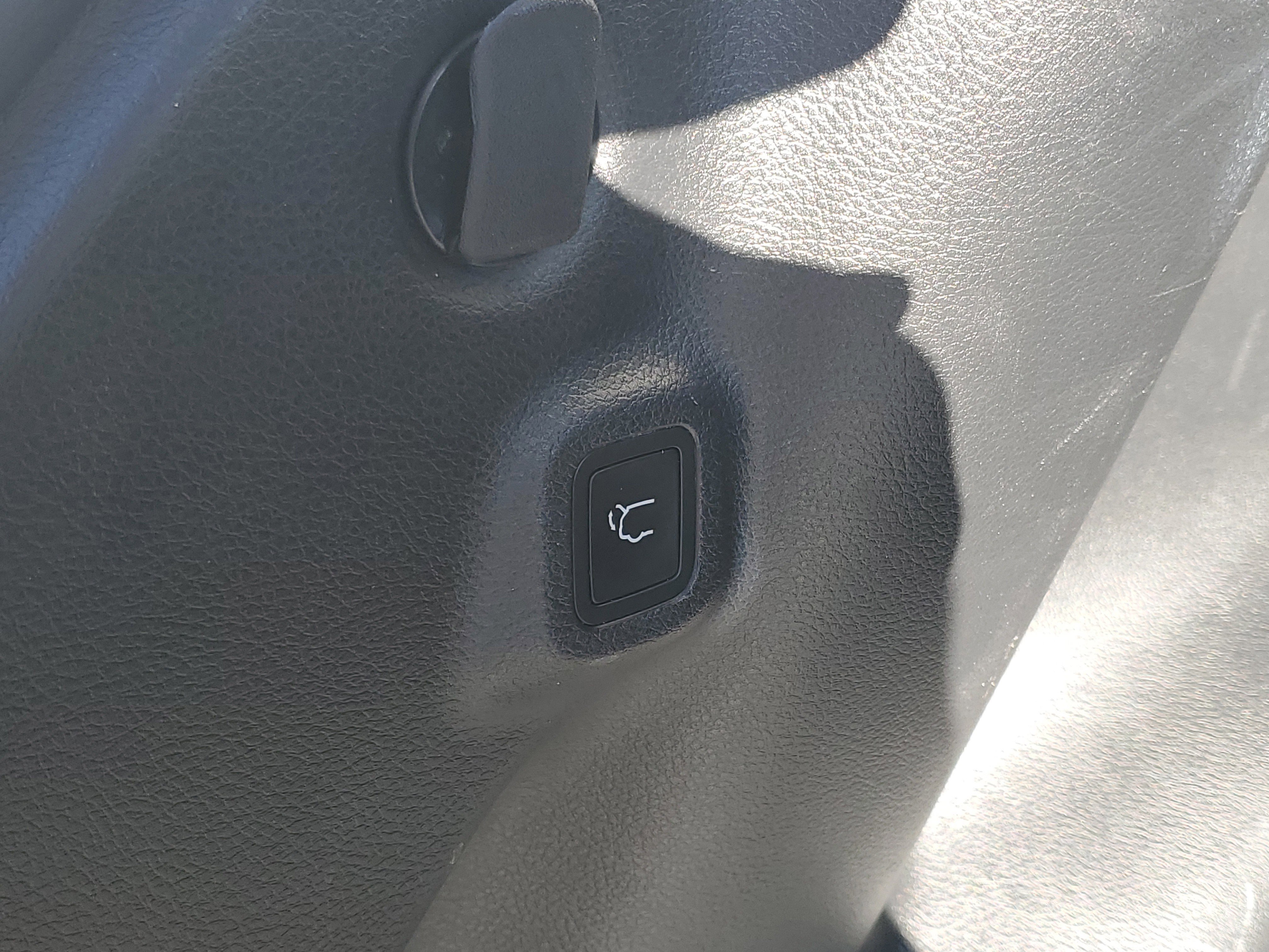 Used 2018 Jeep Compass Limited w/ Navigation Group image 11