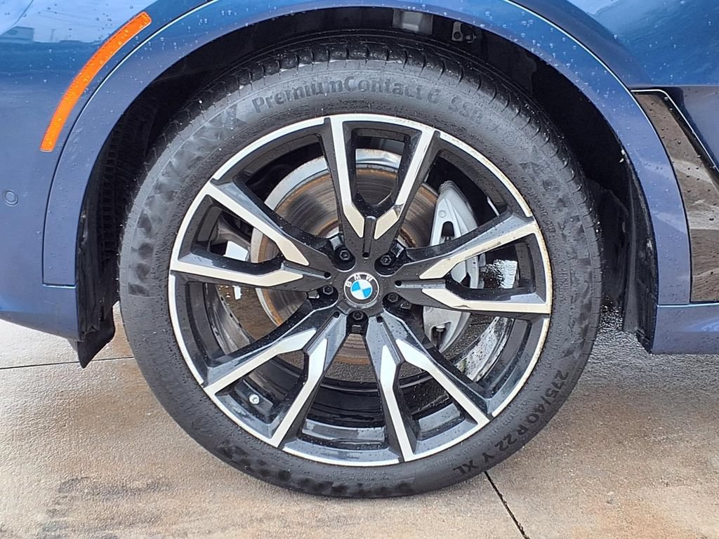 Used 2020 BMW X7 xDrive40i w/ M Sport Package AWD/4WD image 26