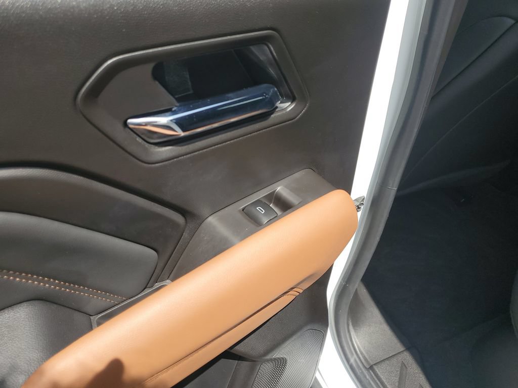 Certified 2025 GMC Canyon AT4 AWD/4WD image 16