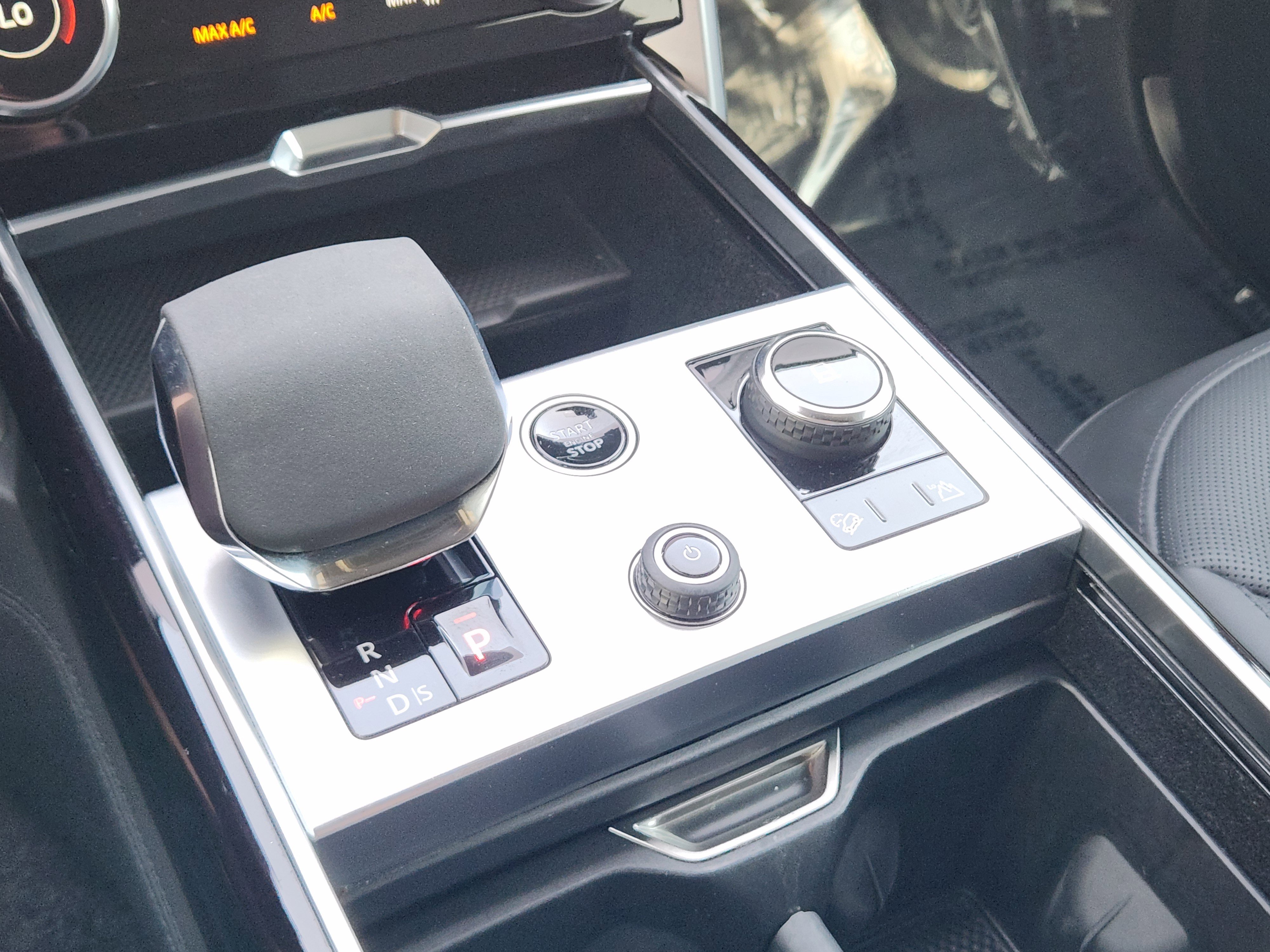 Certified 2023 Land Rover Range Rover SE image 21