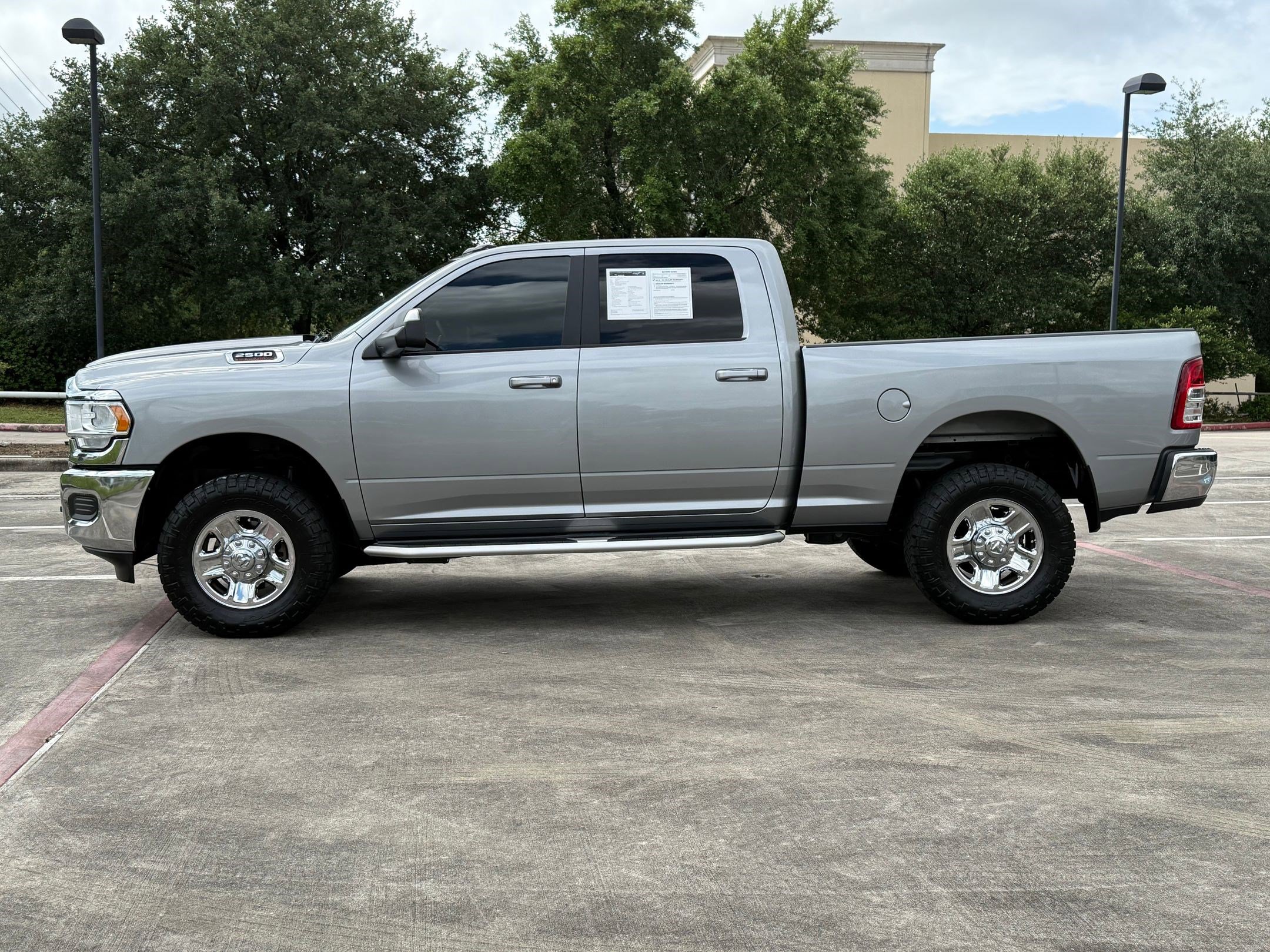 Used 2022 RAM 2500 Lone Star image 2
