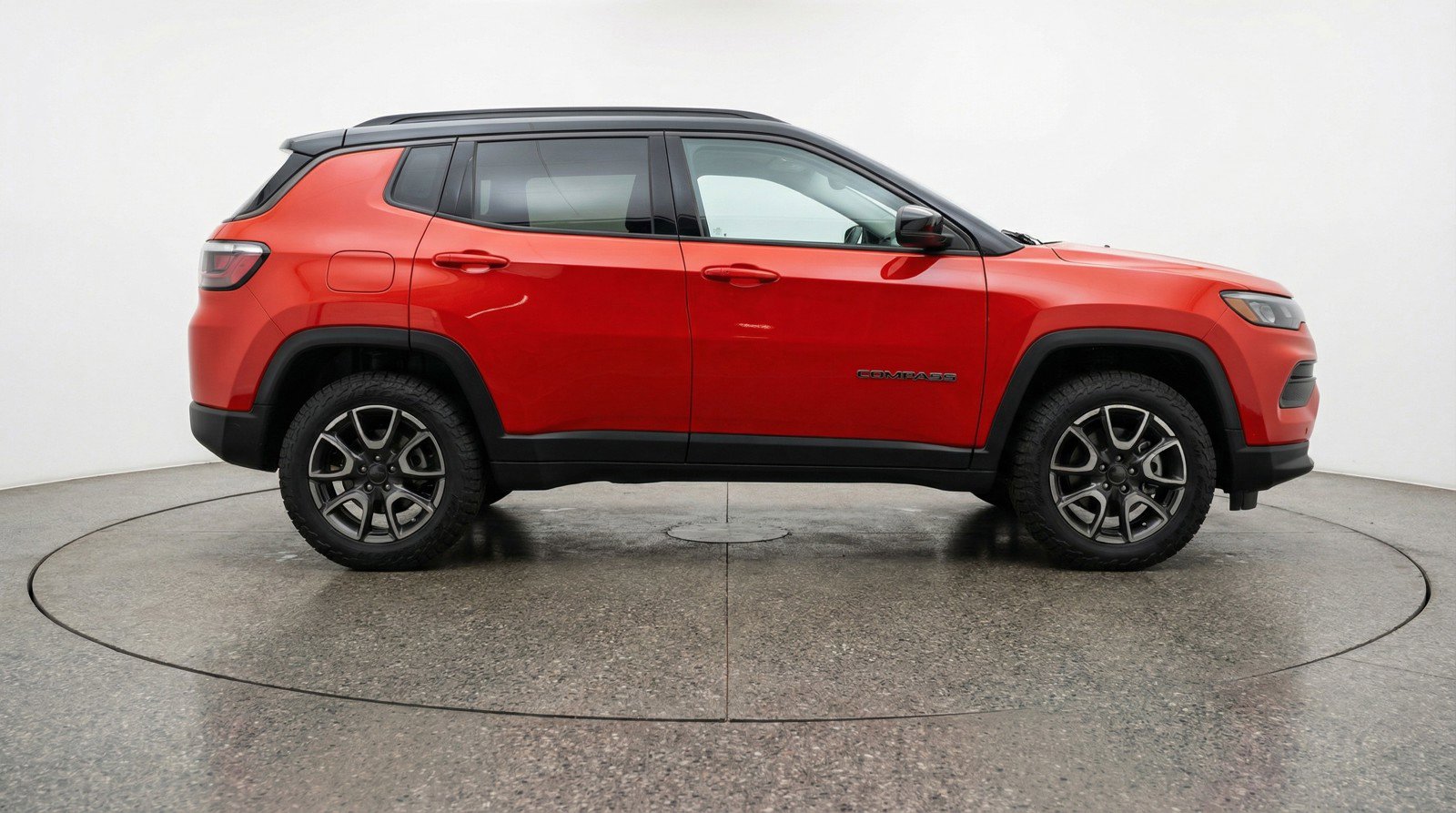Used 2025 Jeep Compass Trailhawk image 11