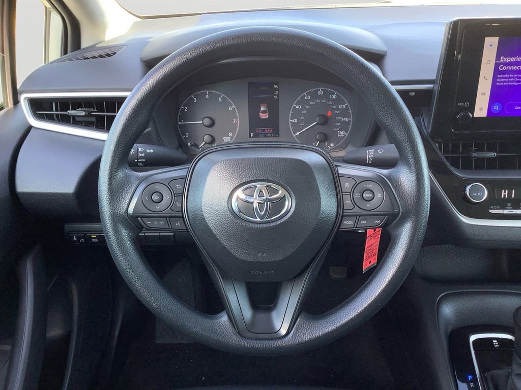 Used 2025 Toyota Corolla LE image 15
