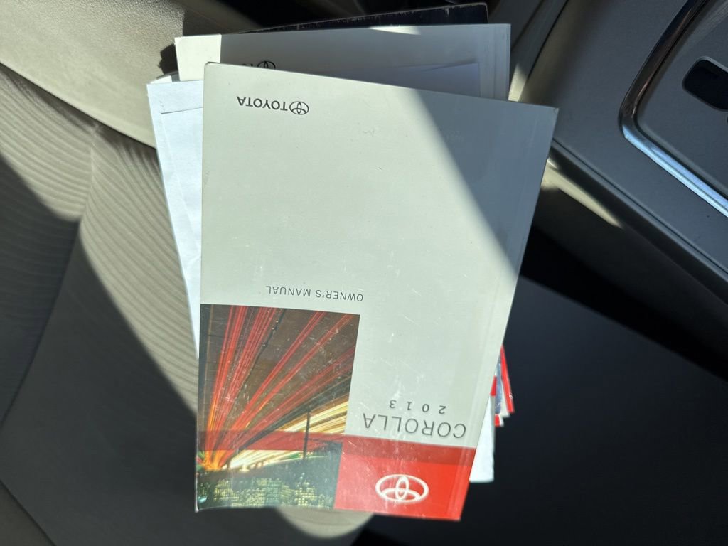 Used 2013 Toyota Corolla LE FWD image 22