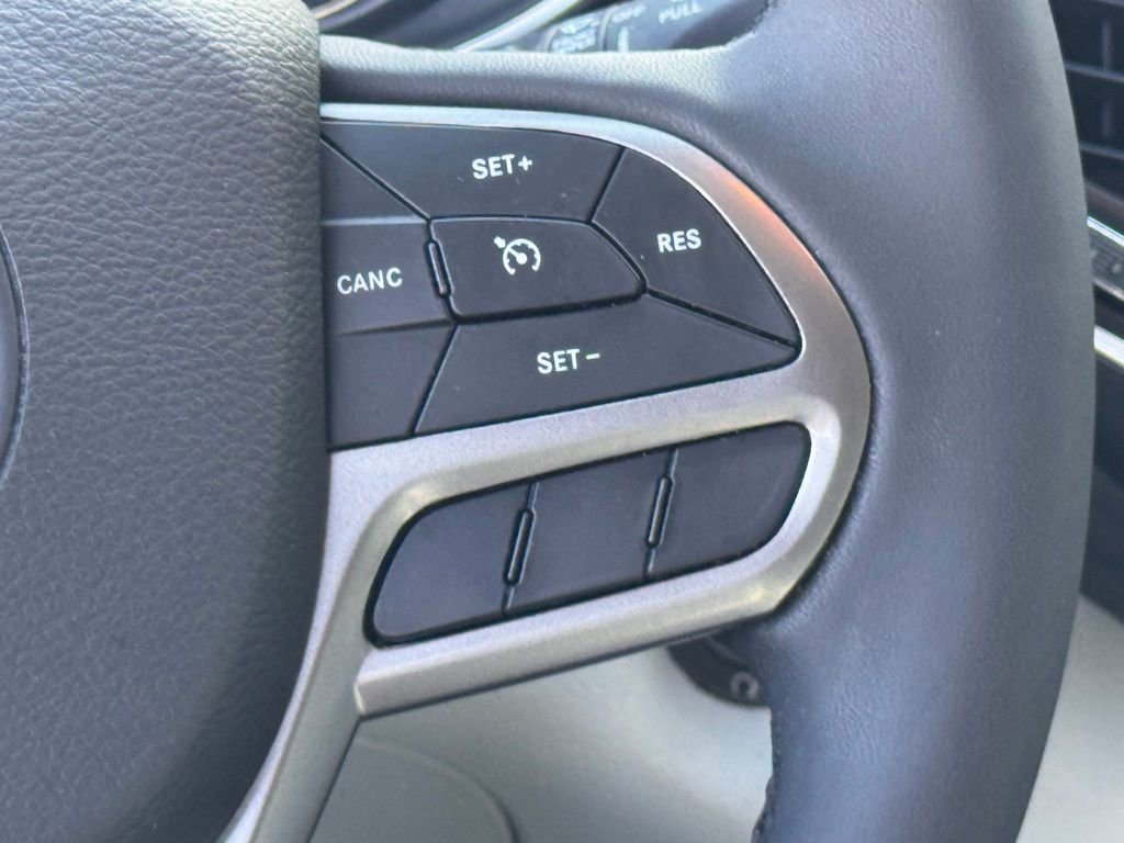 Used 2021 Jeep Cherokee Latitude Plus image 17