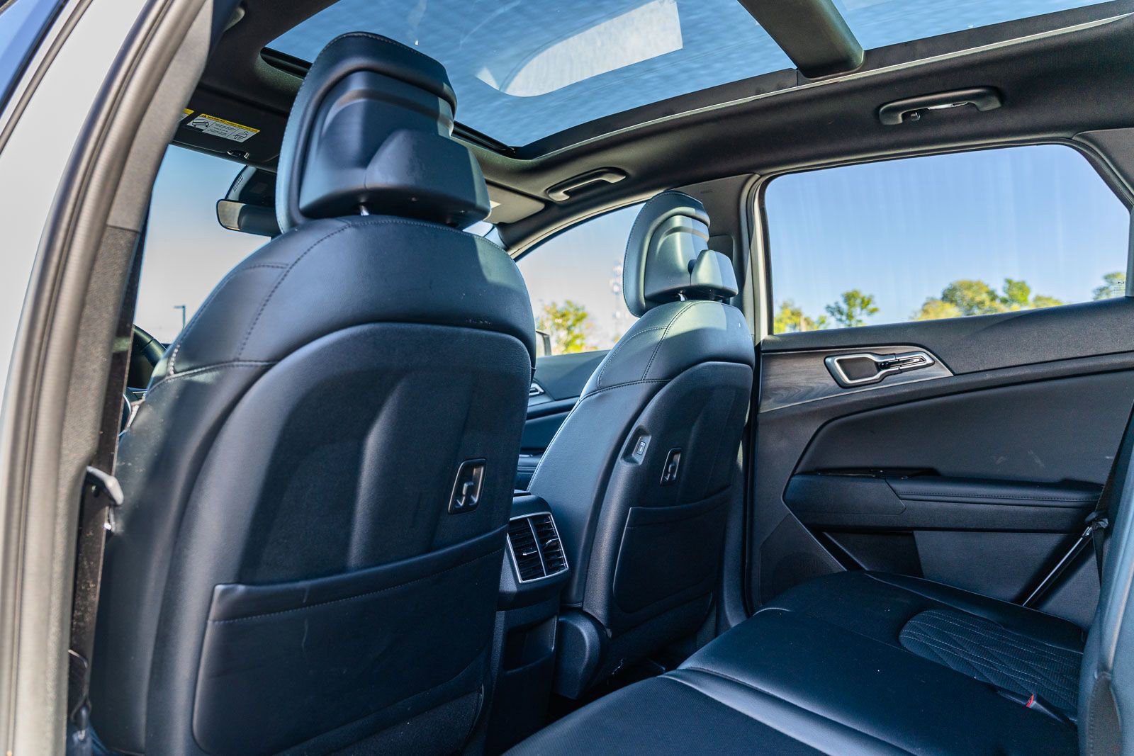 Used 2025 Kia Sportage X-Line w/ Premium Package image 16