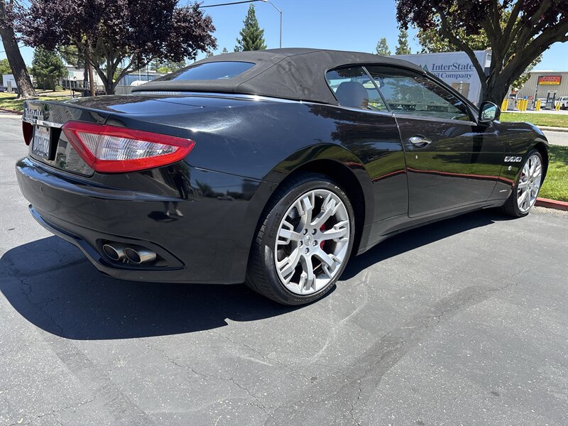 Used 2016 Maserati GranTurismo Convertible RWD image 11