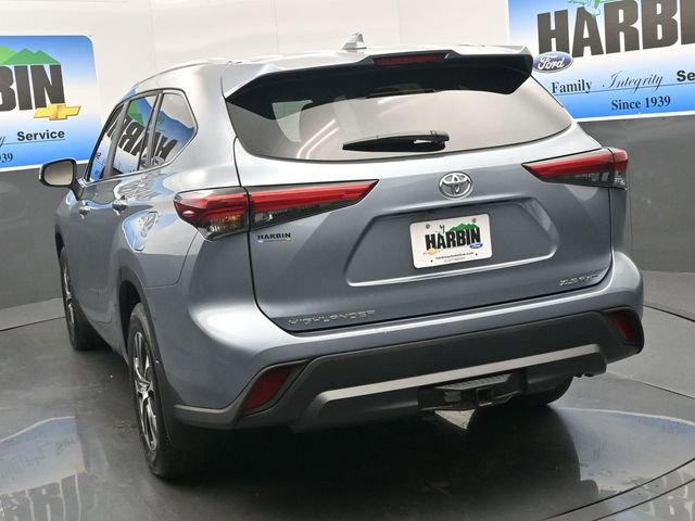 Used 2023 Toyota Highlander XLE image 4