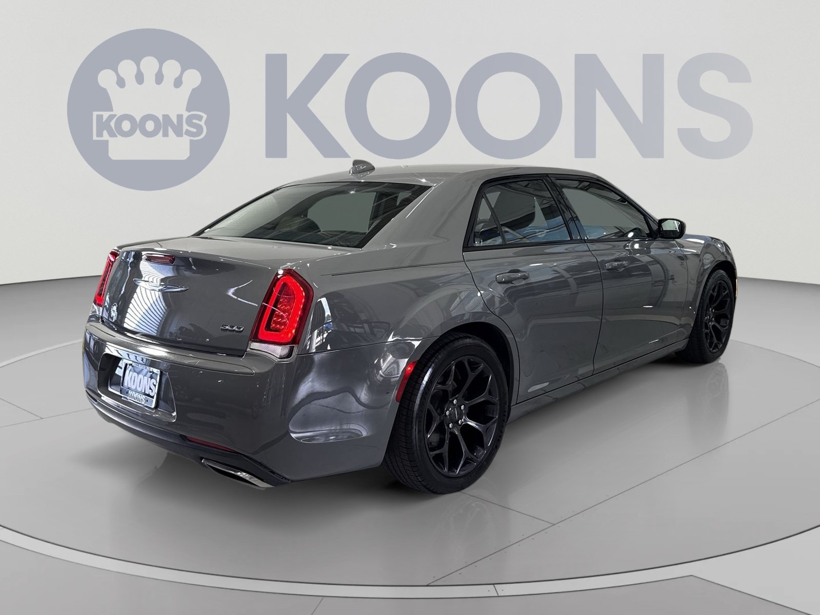 Used 2019 Chrysler 300 Touring w/ Sport Appearance Package RWD image 11