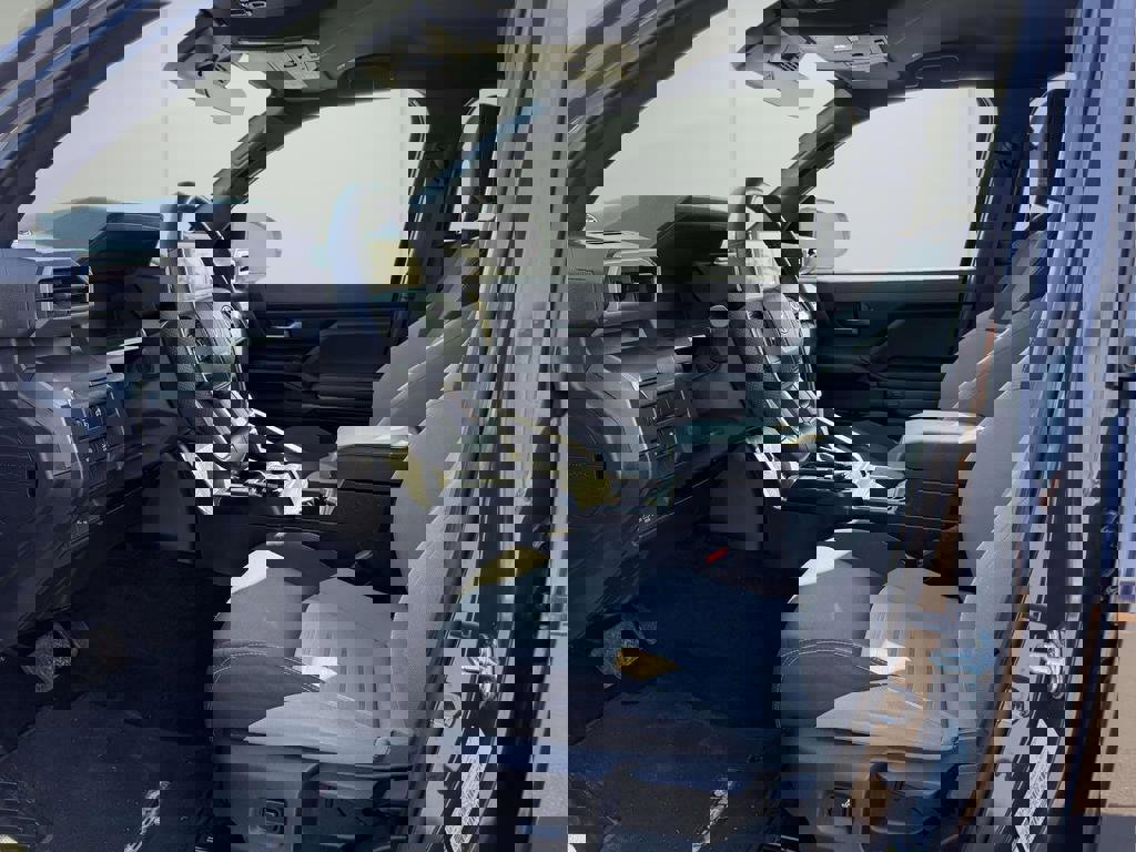 Used 2025 Toyota Tacoma TRD Off-Road image 15