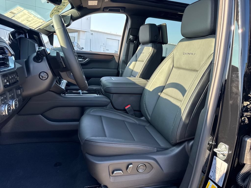 New 2026 GMC Yukon XL Denali w/ Denali Reserve Package AWD/4WD image 14