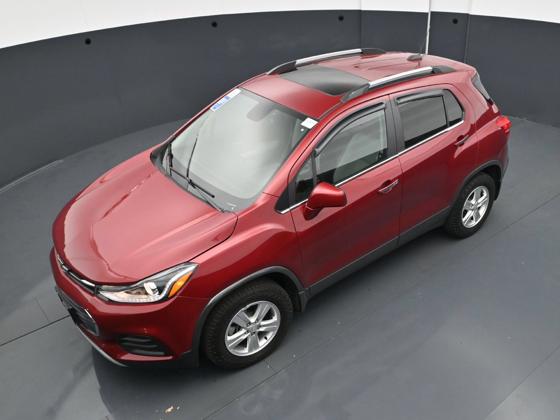 Used 2019 Chevrolet Trax LT w/ Sun & Sound Package AWD/4WD image 39