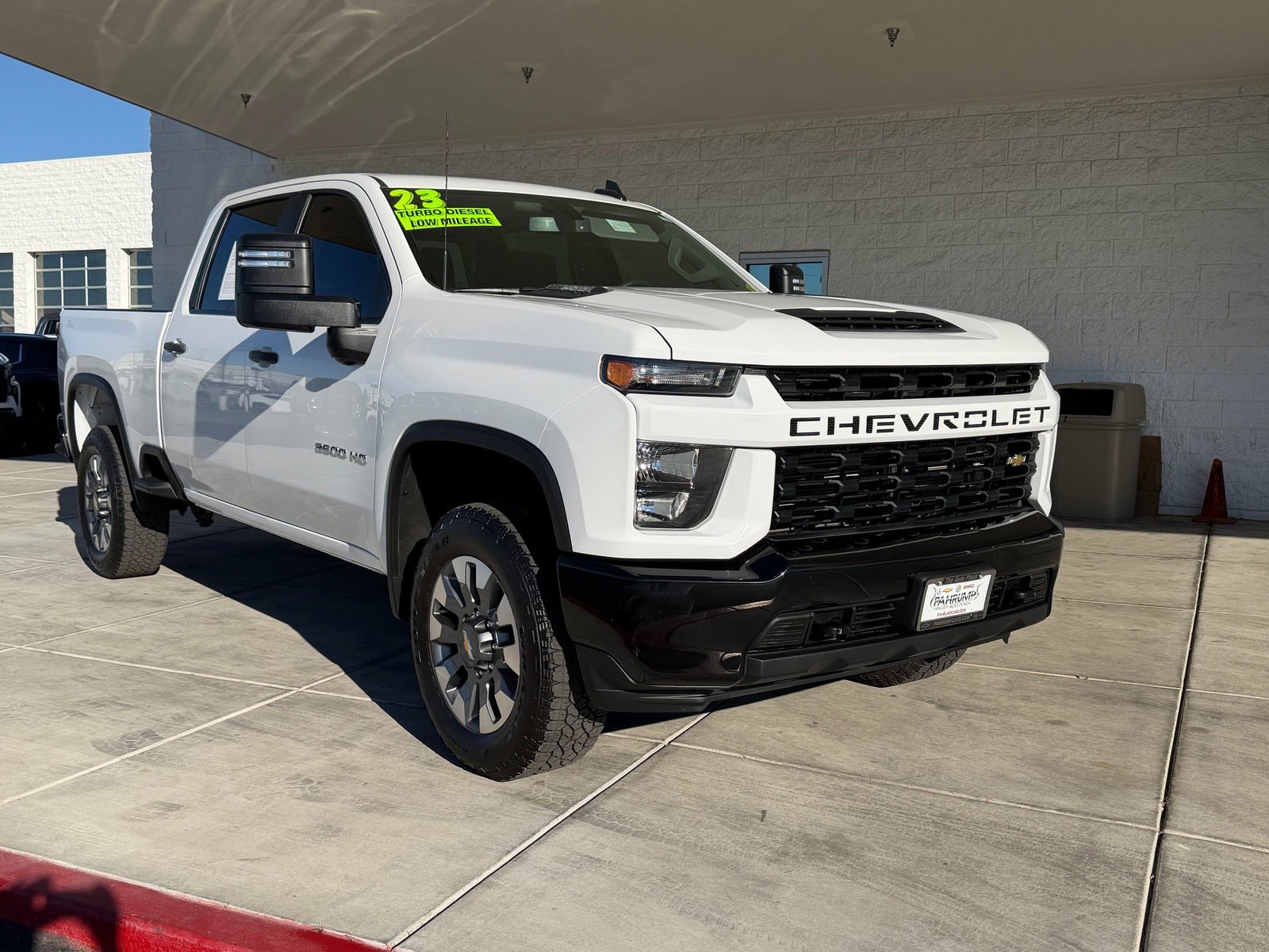 Used 2023 Chevrolet Silverado 2500 Custom w/ Custom Value Package image 1