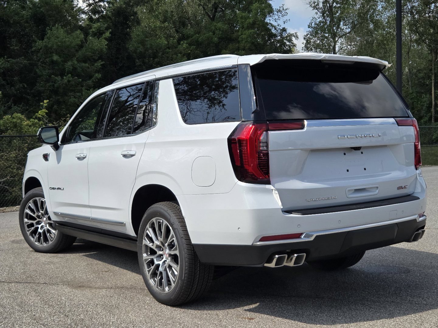 New 2026 GMC Yukon Denali w/ Sun & Power Step Package AWD/4WD image 18