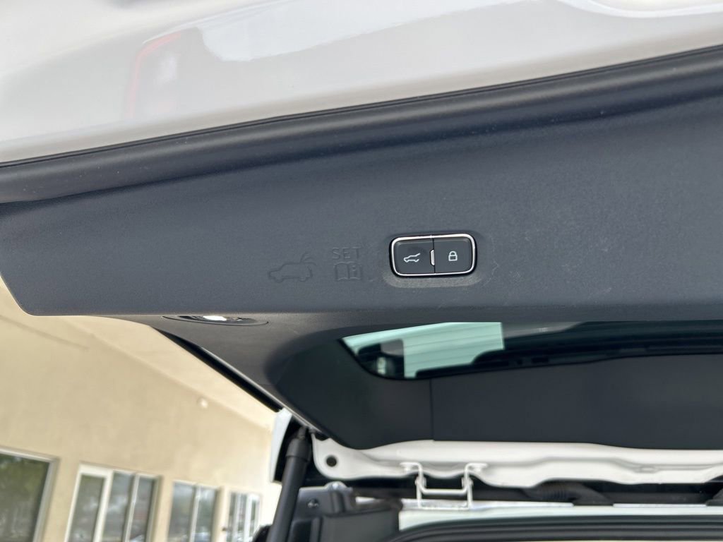 Used 2025 Ford Expedition Platinum image 45
