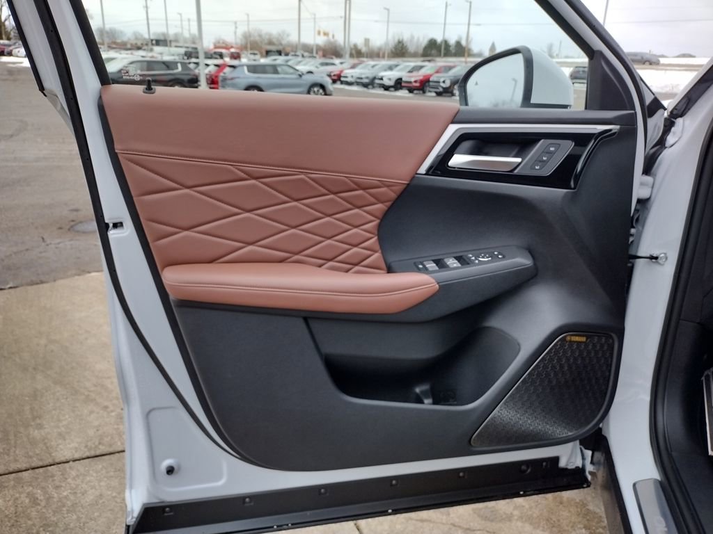 New 2026 Mitsubishi Outlander SEL image 33