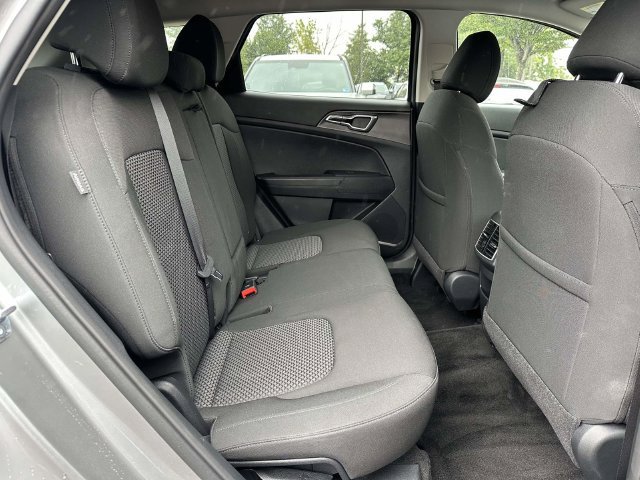 Used 2025 Kia Sportage LX AWD/4WD image 11
